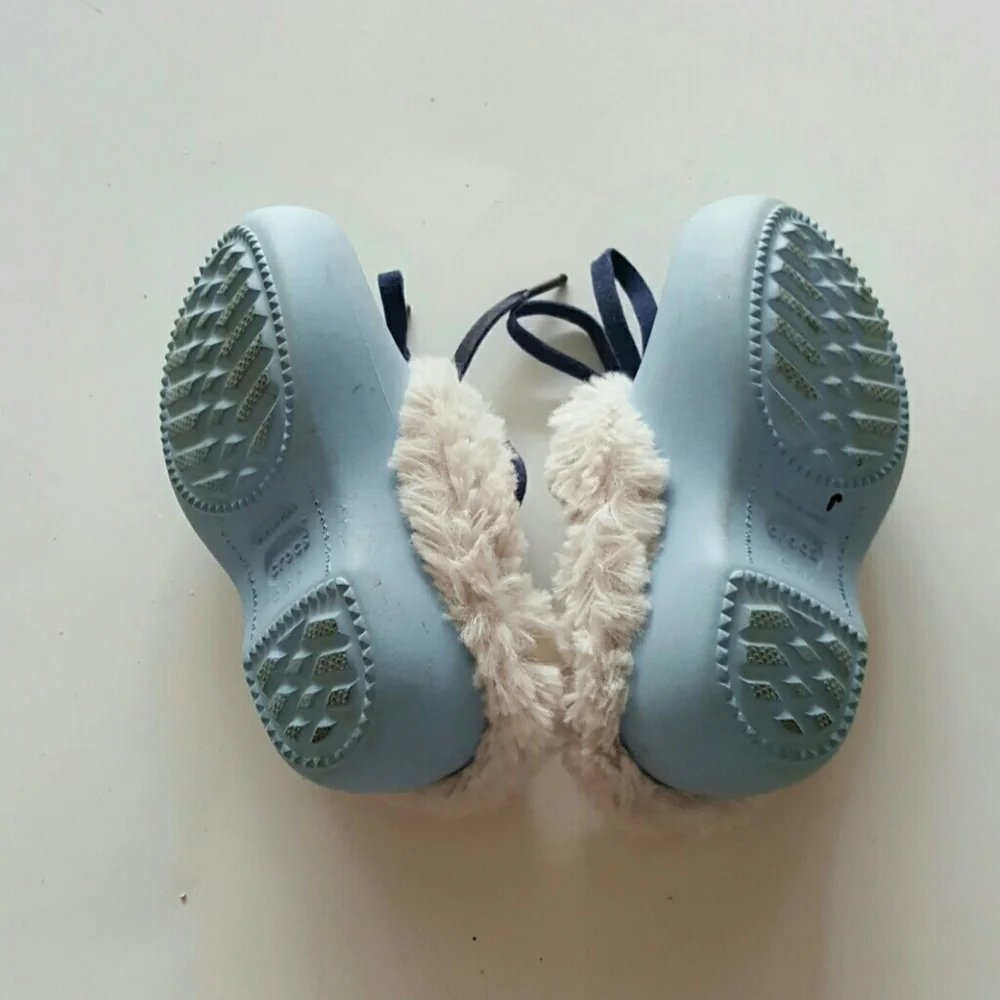 Crocs blue kids extra worm size C 6/7